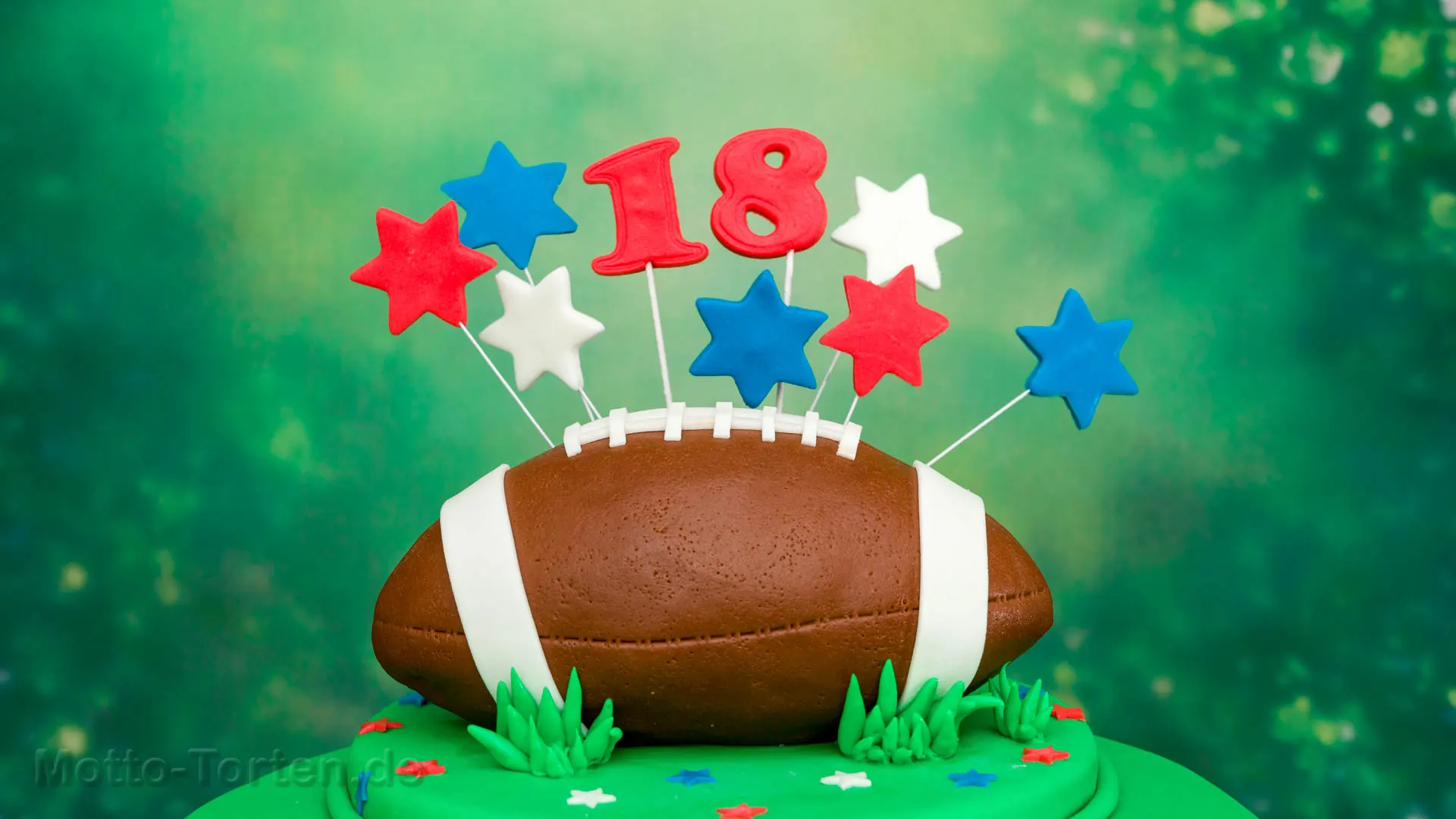 Handmodellierte American-Football-Figur aus Fondant