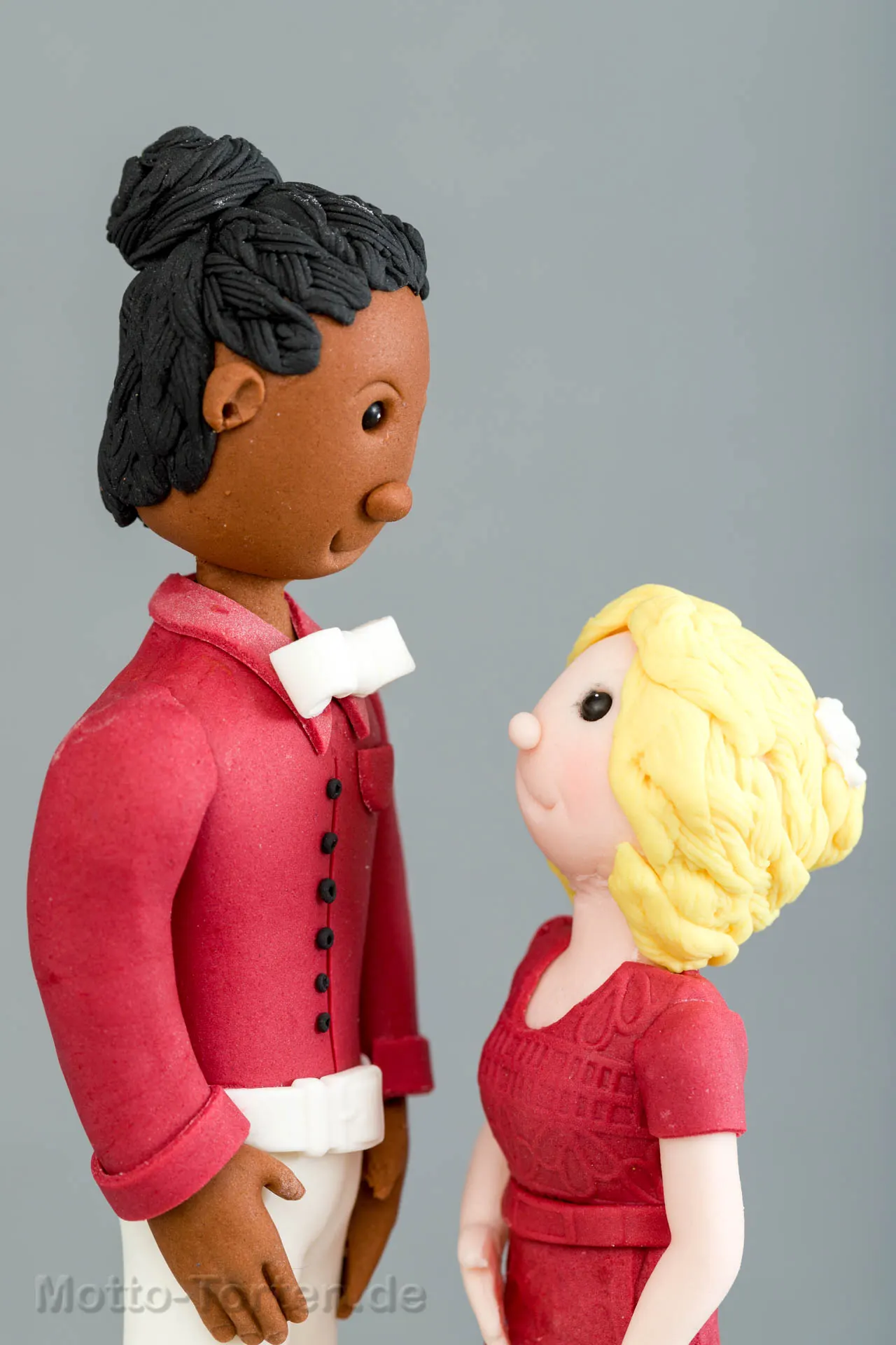 Handmodelliertes Brautpaar aus Fondant