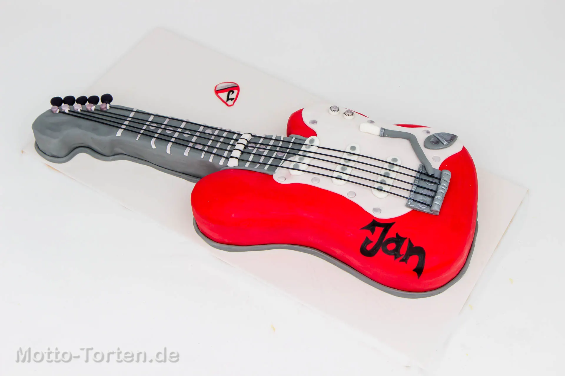 3D-Torte in Form einer E-Gitarre