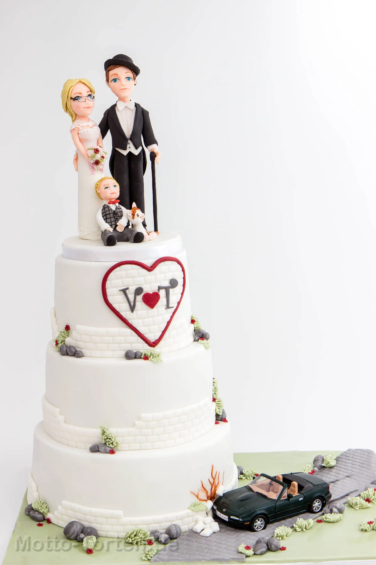 Klassische mehrstöckige Hochzeitstorte