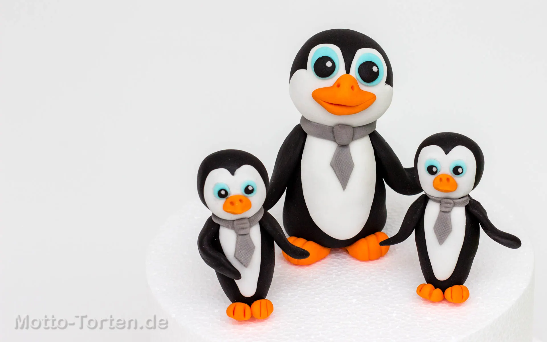 Handmodellierte Pinguin-Figuren aus Fondant