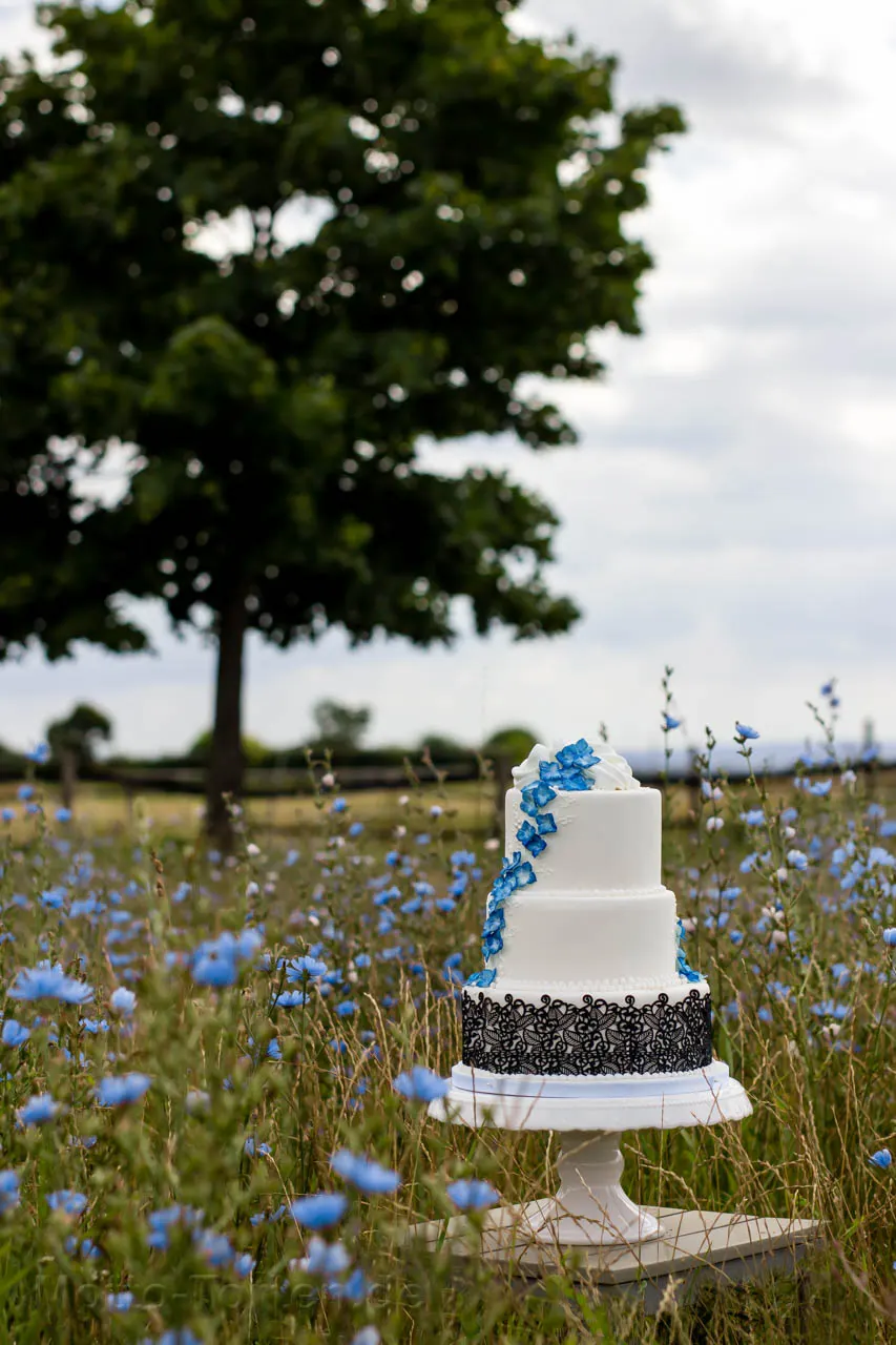 Hochzeitstorte mit Blüten
