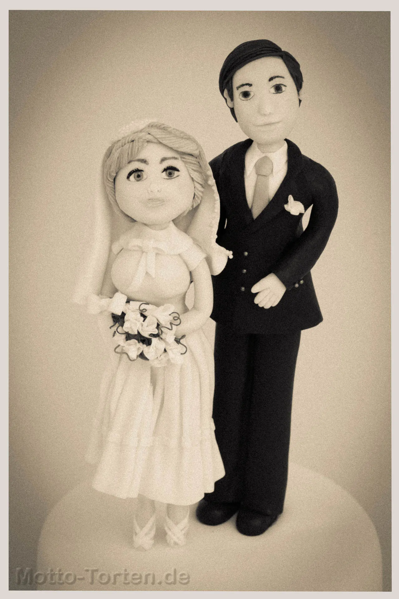 Brautpaar Diamantene Hochzeit handmodelliert aus Fondant