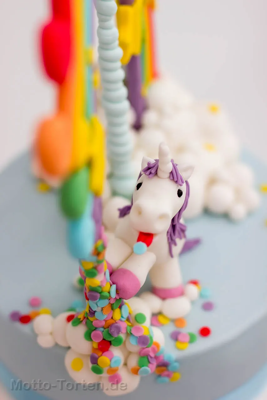 Einhorn unterm Regenbogen