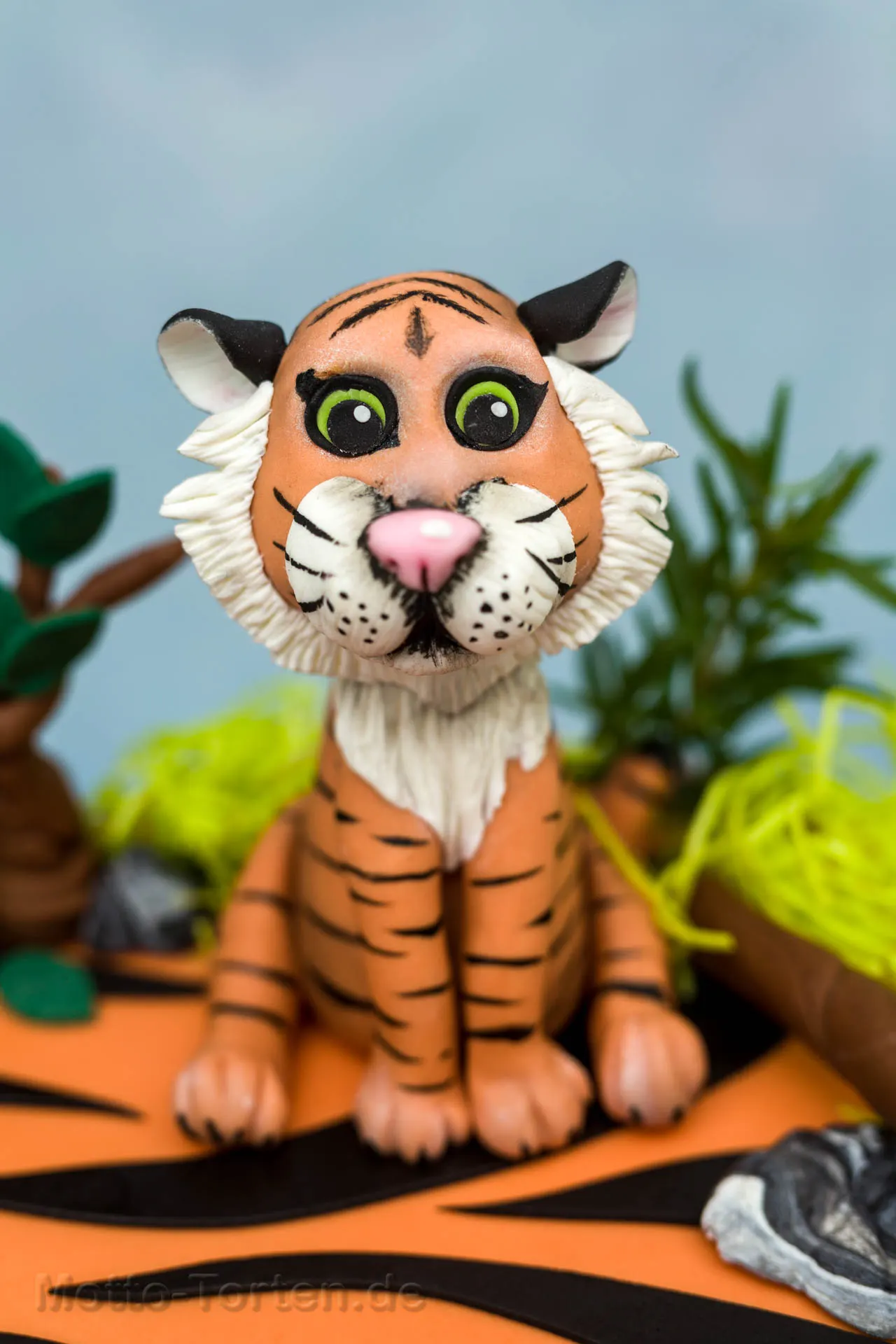 Geburtstagstorte mit modelliertem Tiger – Ansicht 2