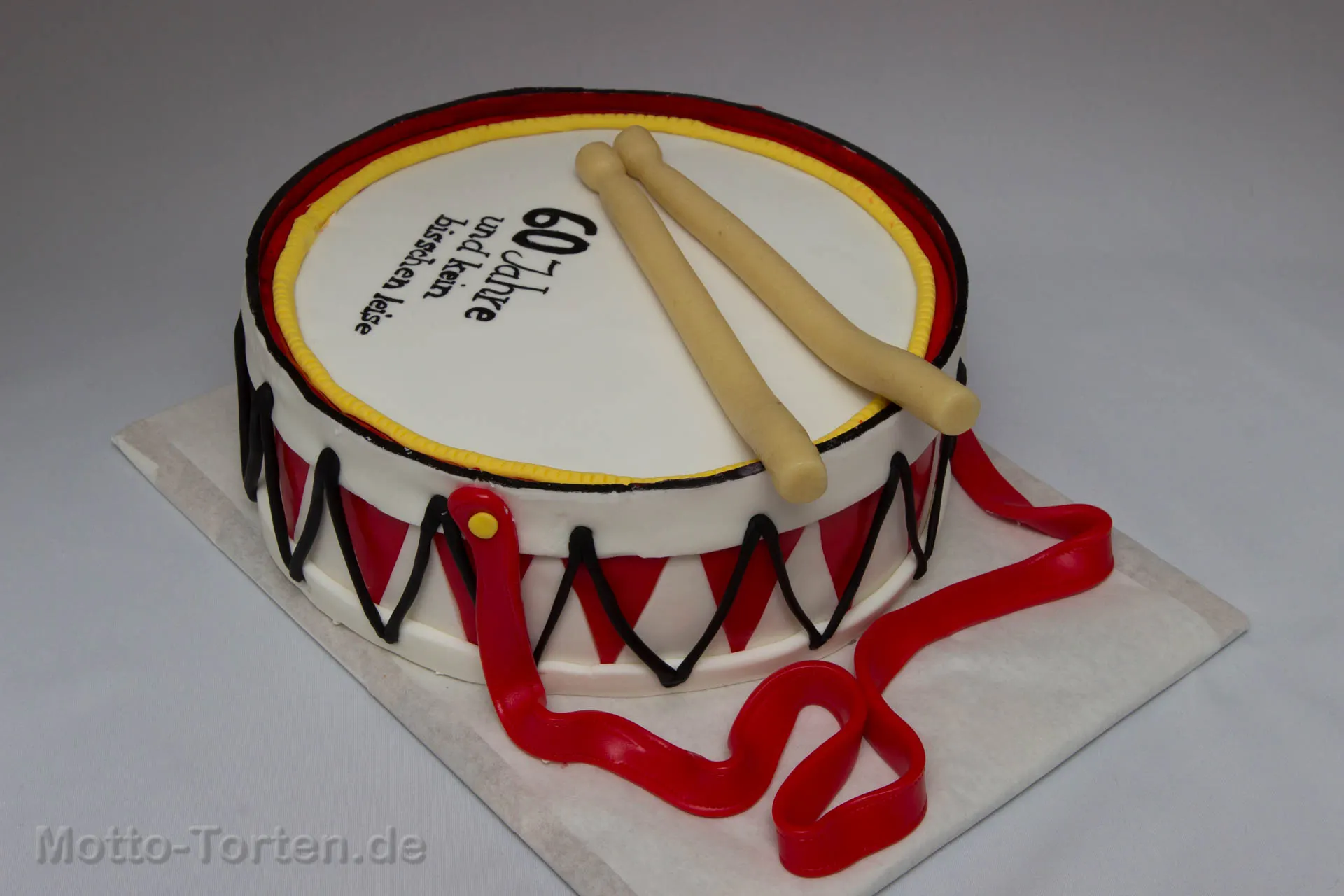 Geburtstagstorte in Form einer Trommel – Ansicht 2