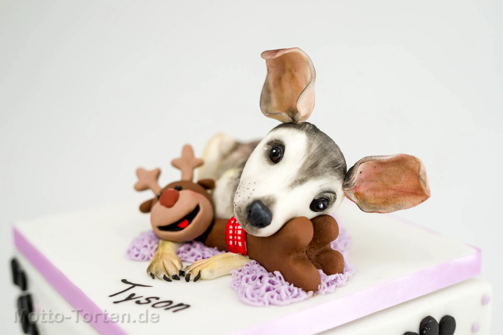 Hund aus Fondant modelliert
