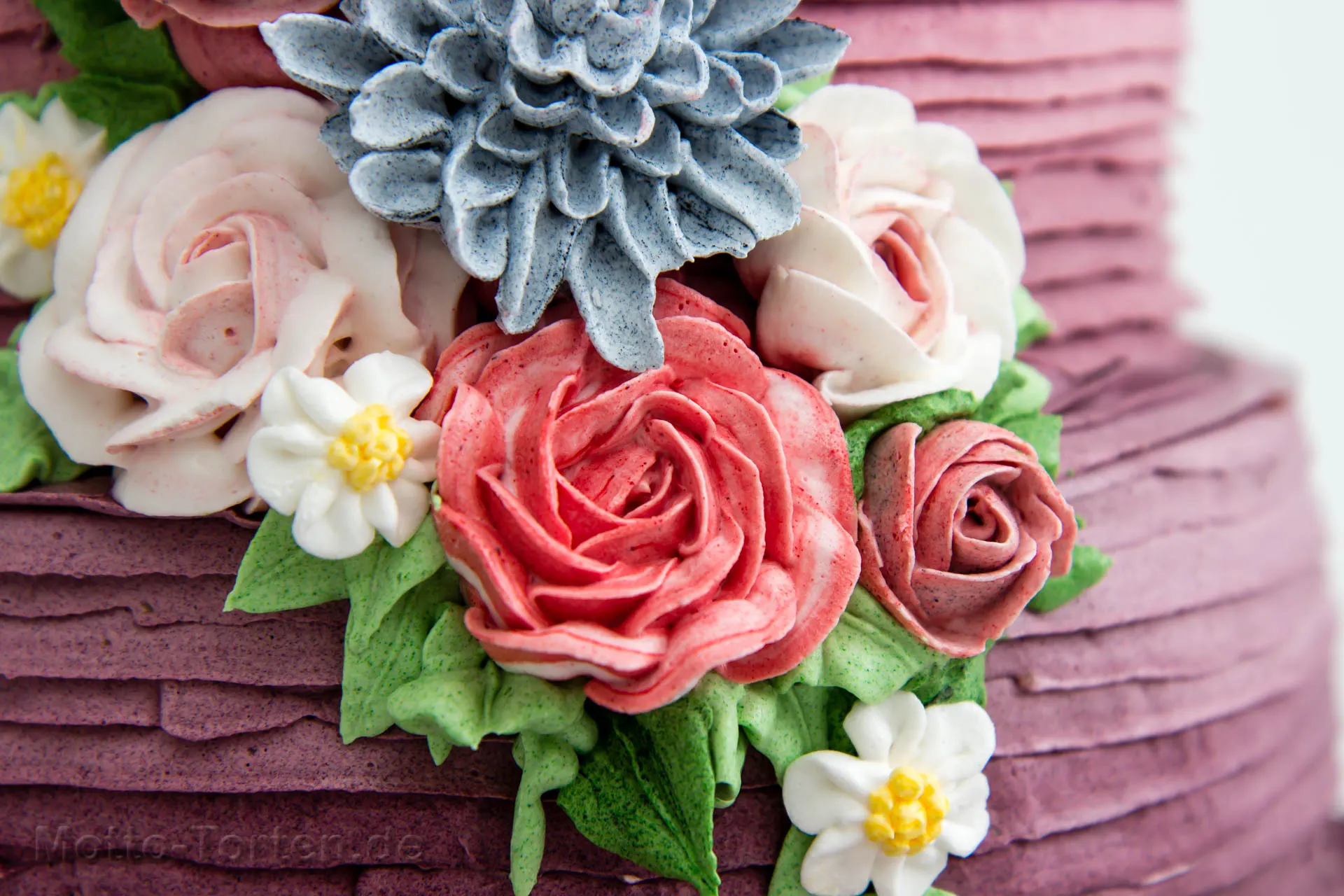 Blüten aus Buttercreme