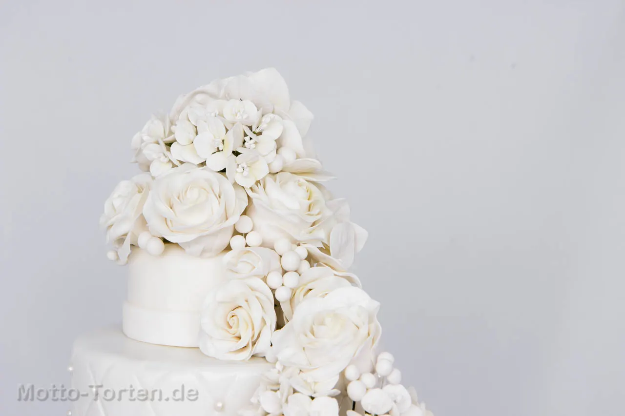 Oberste Etage mit Blütenarrangement