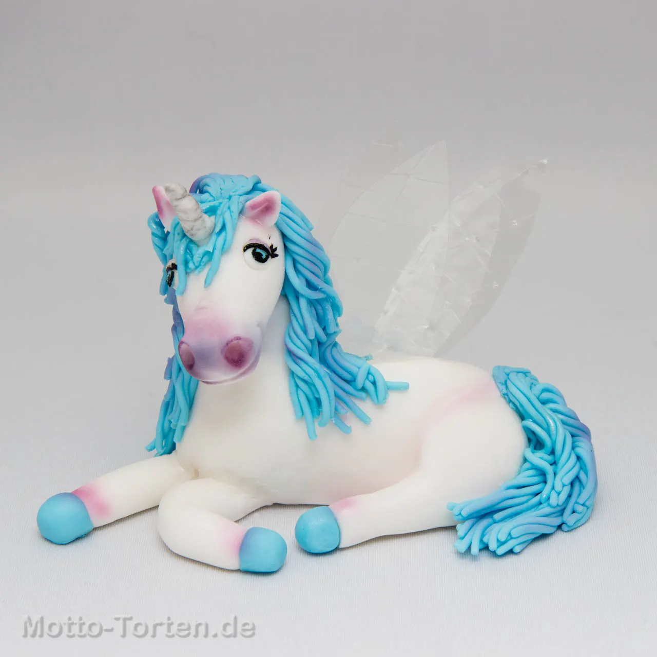 Weiß blaues EInhorn aus Fondant