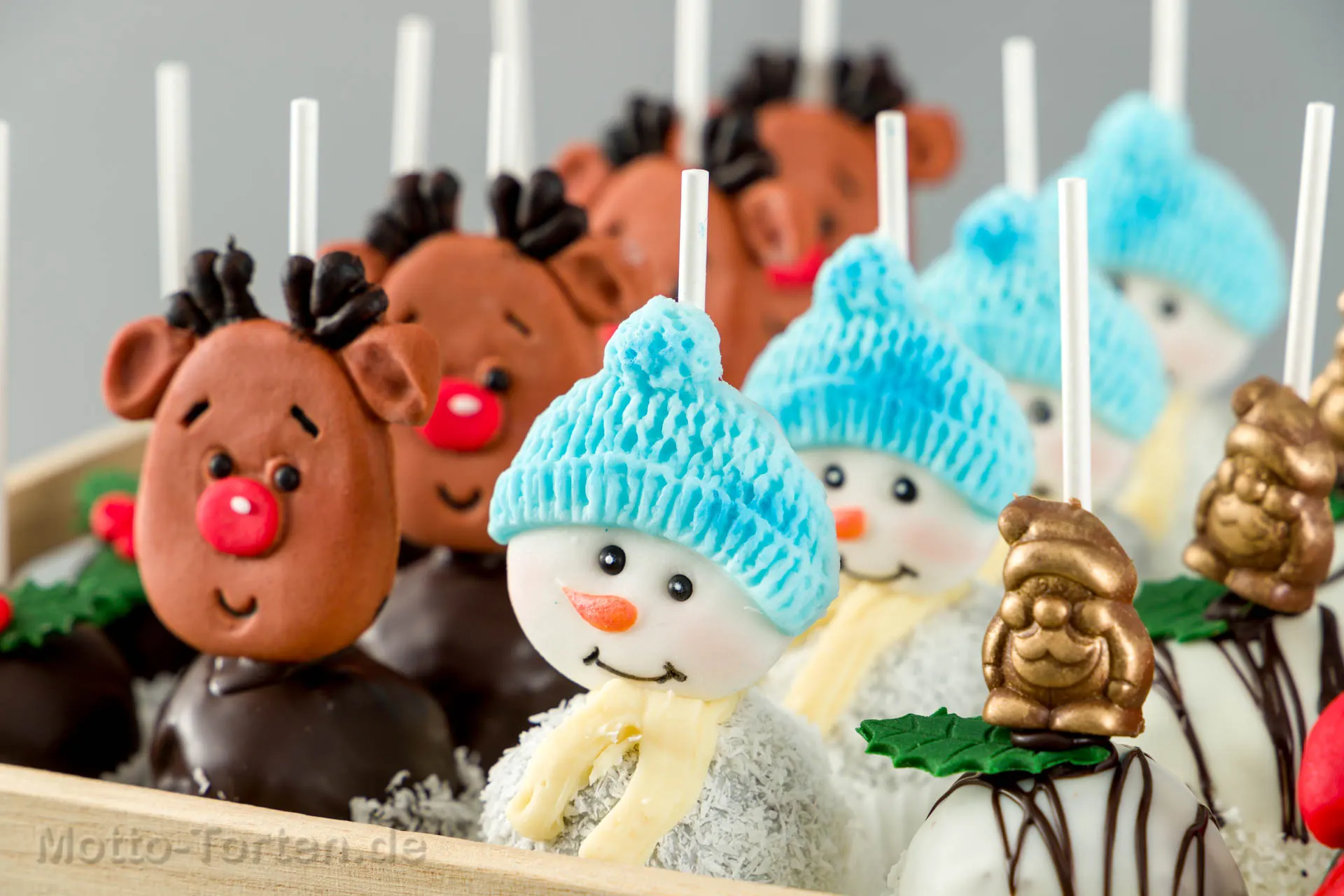Weihnachtliche Präsente mit feinem Gebäck – Ansicht 5