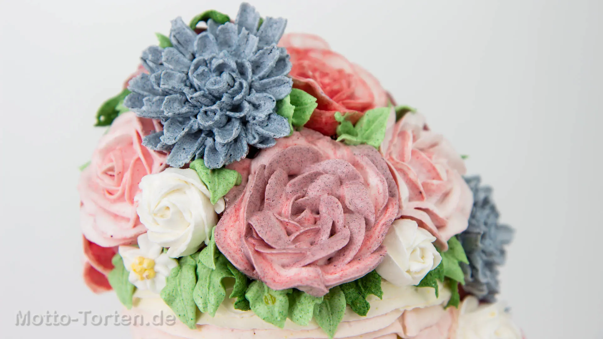 gespritzte Blüten aus Buttercreme