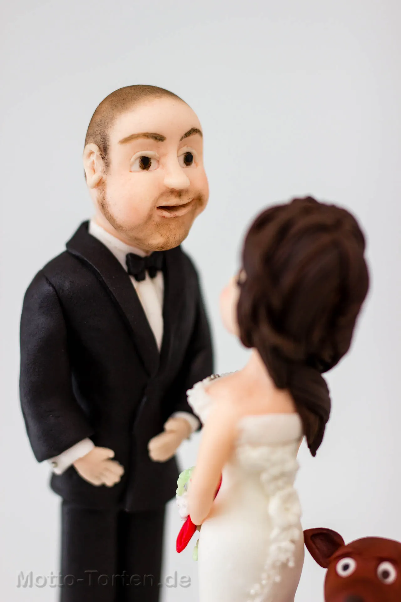 Bräutigam aus Fondant modelliert