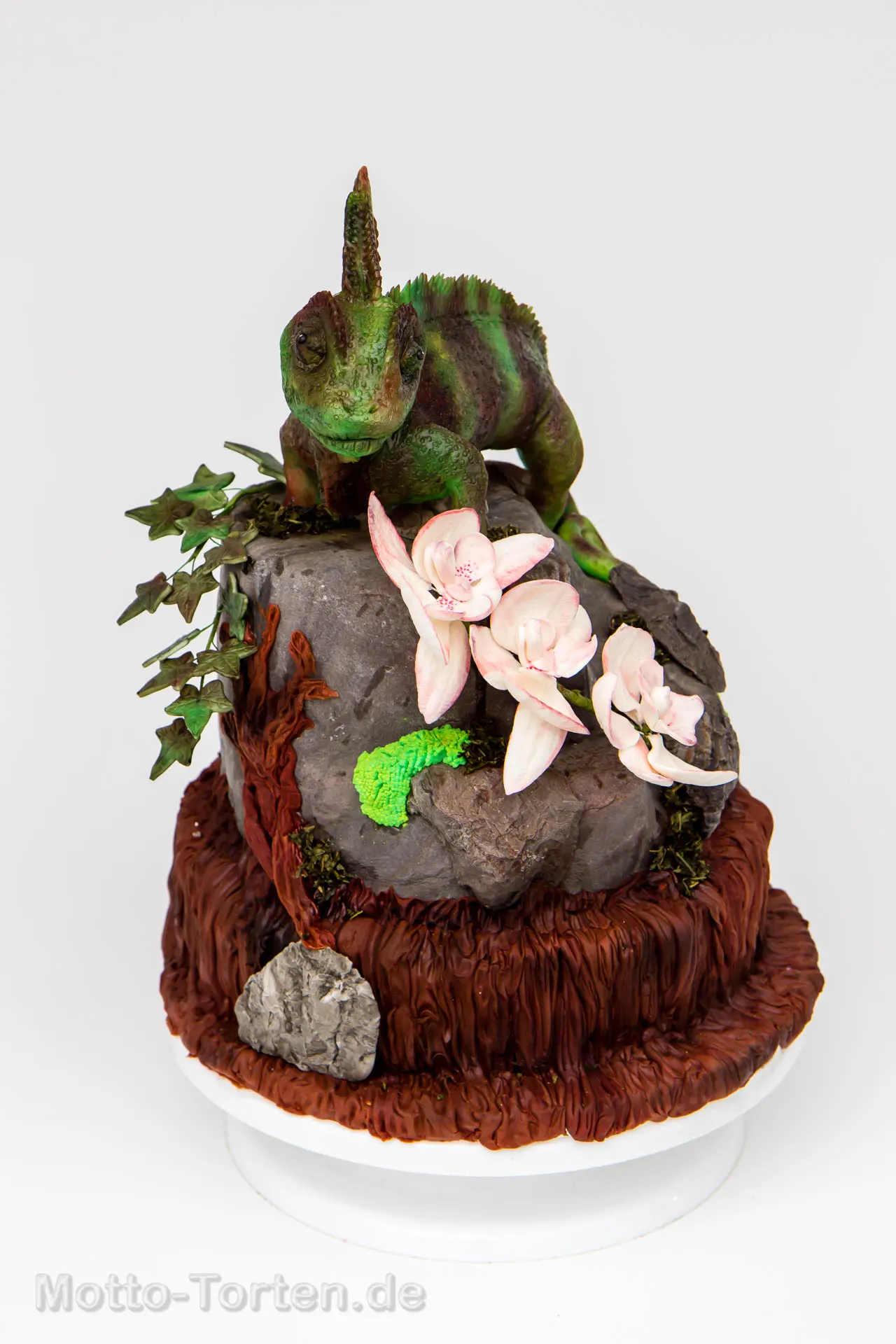 Chamäleon aus Fondant handmodelliert