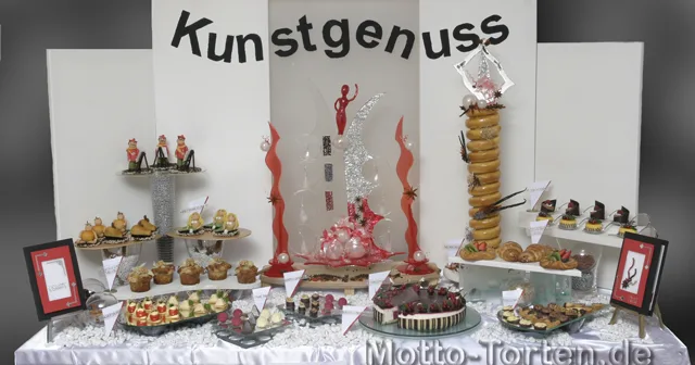 Meisterstück der Konditormeisterprüfung: ein Dessertbuffet mit Zucker-Schaustück „Kunstgenuss“